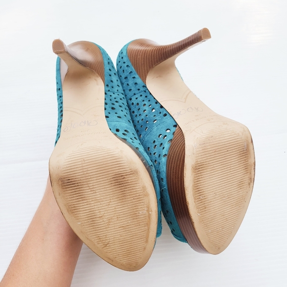 ENZO ANGIOLINI Sully9 teal perforated suede stiletto heel peep-toe pumps - Picture 8 of 14